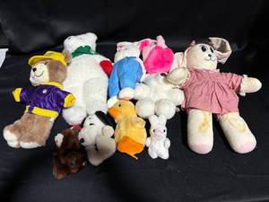 lot 3 image: Group of 14 Plush Stuffed Animals and Dolls