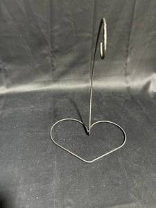 lot 10 image: Unique Heart-Shaped Display Stand - Metal Construction