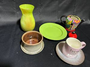 lot 22 image: Group of 5 Decorative Kitchen & Home Accessories - Features Plates, Mug, Vase, and More