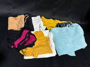 lot 28 image: Assorted Womens Clothing Lot - Casual Tops and Bottoms