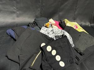 lot 29 image: Assorted Lot of Womens Clothing - Various Styles and Colors