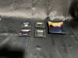 lot 42 image: Set of 5 Decorative Glass Plates - Iridescent Finish