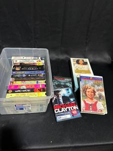 lot 61 image: Collection of 15 DVD Movies - Classic and Family Favorites