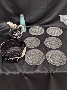 lot 138 image: Artistic Serving Bowl Set with 6 Glass Plates and Decorative Pitcher