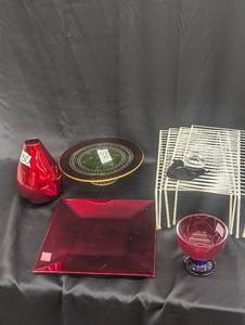 lot 171 image: Assortment of 5 Vintage Red Glass Decorative Pieces