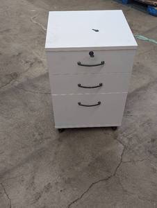 lot 181 image: Mobile Three-Drawer Storage Cabinet - White