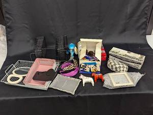 lot 198 image: Assortment of Household Items - Decorative & Functional