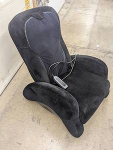lot 204 image: Massage Chair with Remote Control - Used Condition