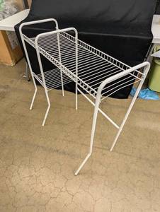 lot 221 image: Metal Foldable Clothes Drying Rack - White