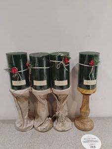 4 NEW CHRISTMAS CANDLES AND STANDS