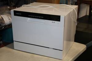 lot 512 image: Farberware Dish Washer