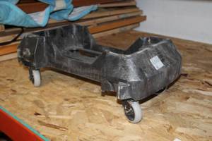 lot 581 image: Rubbermaid Commercial Rolling Base