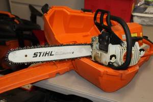 lot 521 image: Stihl MS250 20 Gas Chainsaw with Case