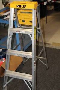 lot 545 image: Keller 4 Aluminum Step Ladder