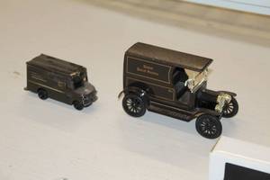 lot 554 image: Lot of (2) United Parcel Service (UPS) Collectors Delivery Vans - Worldwide Services, No.1