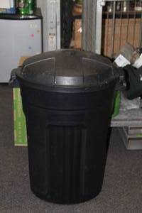 lot 555 image: 32-Gallon Plastic Trash Can with Lid