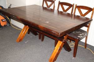 lot 567 image: Wooden Dining Table Set - Table and (3) Chairs