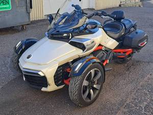 lot 501 image: 2015 Can-am Spyder F3S 1330cc 3-wheel Sport  Touring Motorcycle