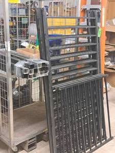 lot 610 image: Lot of (27) Aluminum Patio Railing Sections  Assorted