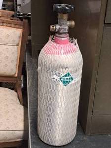 lot 604 image: Carbon Dioxide (CO2) Gas Tank