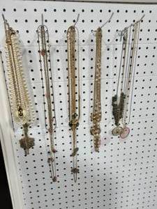 Lot Of 25-Assorted Necklaces & Chains