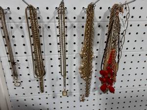 Lot Of 25-Assorted Necklaces & Chains