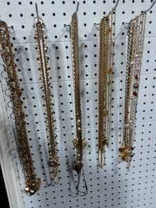 Lot Of 25-Assorted Necklaces & Chains