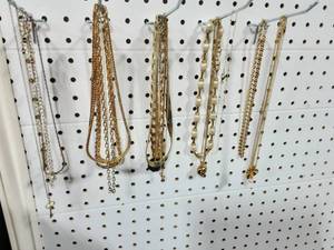 Lot Of 25-Assorted Necklaces & Chains