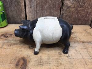 lot 116 image: Die Cast Pig - Piggy Banks