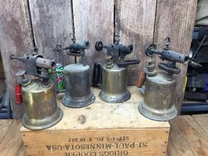 lot 129 image: Vintage 4 Pc Brass Torches