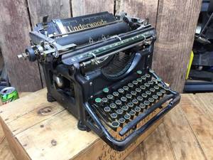 lot 159 image: Antique Underwood Model 11 Typewriter - Operational