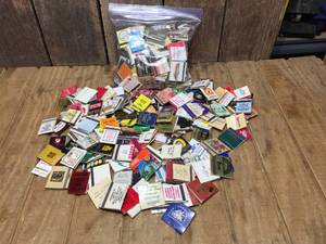 lot 170 image: Vintage Matchbook Collection - Bars - Bowling - Restaurants - Hotels