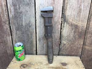 lot 184 image: Antique L. Coes Adjustable Monkey Wrench
