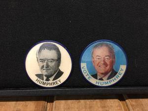 lot 205 image: Humphrey-Johnson Humphrey-Muskie Flasher Pinbacks
