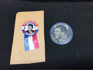 lot 207 image: Kennedy Inauguration Day - KennedySwanson for Governor Flashers