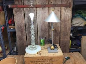 lot 213 image: 2 Electric Table Lamps - Working