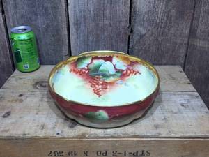 lot 219 image: Ceramic Arts - Pickard - Bowl 9 12 - Hand Painted France