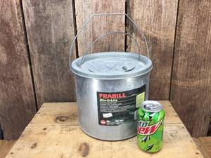 lot 233 image: Frabill Min-O-Life Minnow Bucket