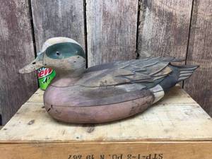 lot 236 image: Neat Tom Taber Large Wooden Decoy
