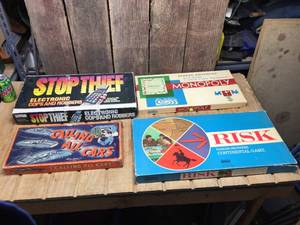 lot 252 image: 4 Vintage Board Games 1930-1970s