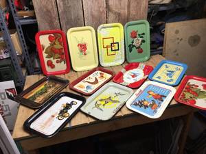 lot 274 image: 11 Vintage Metal Serving Trays