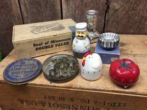 lot 282 image: Vintage Kitchen Gadgets