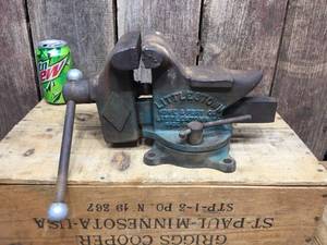 lot 289 image: Vintage Littlestown No. 400 Howe & Fory 4 12 Vise