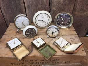 lot 297 image: Vintage MCM Wind-Up Clocks