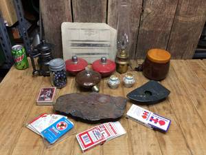 lot 317 image: Group Vintage Collectable Items