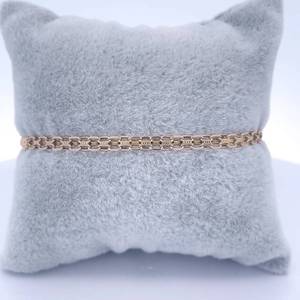 Textured Interlocking Bismarck Link Bracelet in 14k Yellow Gold