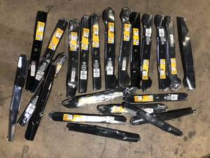 Lot of Lawn Mower Blades Various Models and Conditions Customer Returns See Pictures