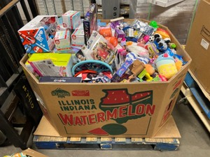 lot 77 image: Pallet Sale - Toy pallet random assortment - Great for Christmas presents and much more