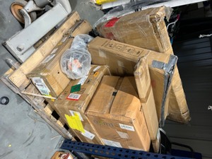 lot 78 image: Pallet Sale - random items everything on pallet