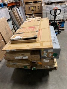 lot 82 image: Pallet Sale - QueenKing Bed Frames - Full Body Mirrors and Few other items